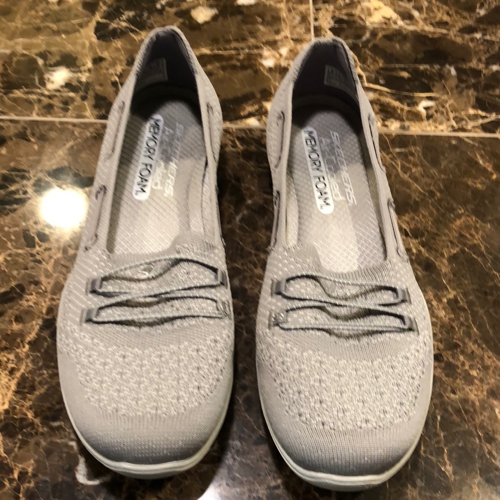 Skechers slip on shoes